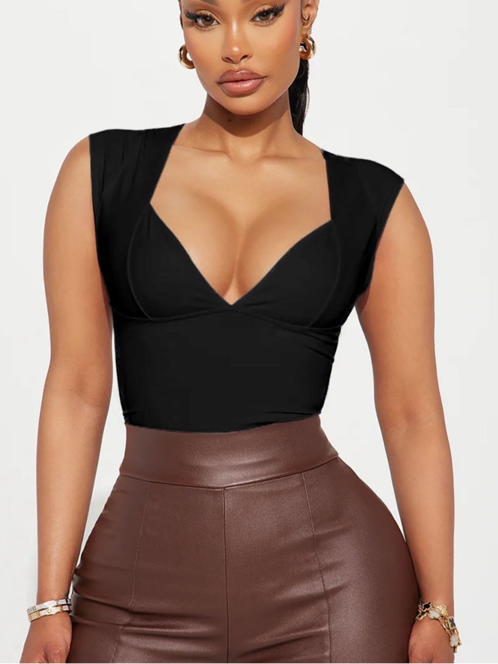 Fashion Nova Black Plunging V-Neck Cap Sleeve Crop Top